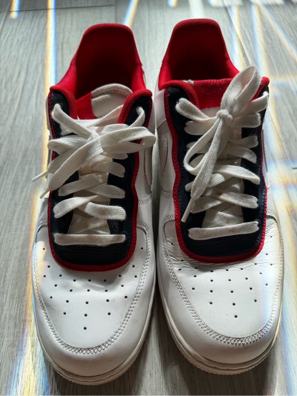Nike White Leather Sneakers with Red Collar navy blue eyelet